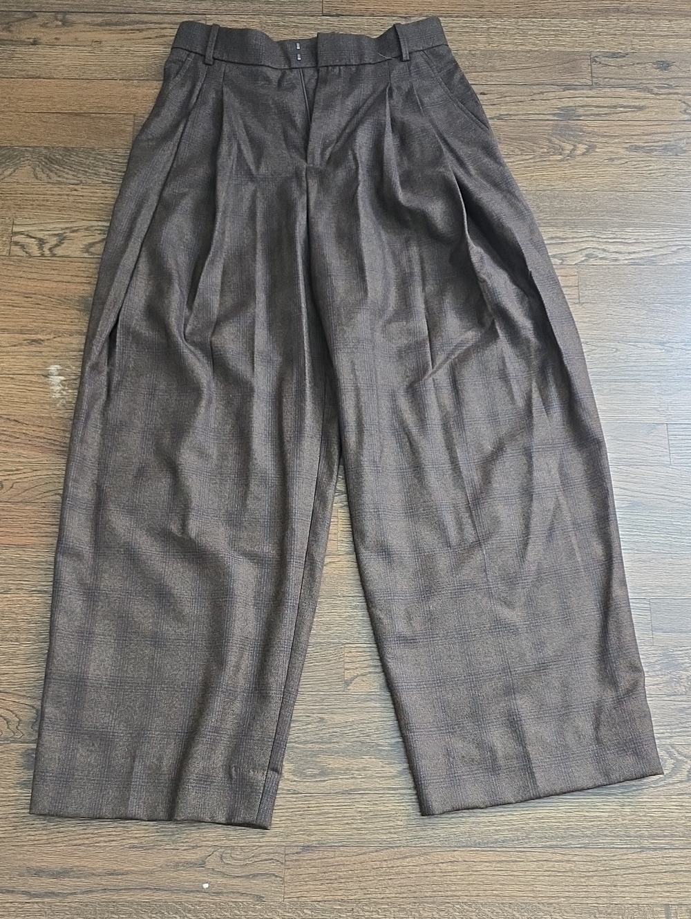 Banana Republic Wide Leg Pleated Pants in Brown Plaid